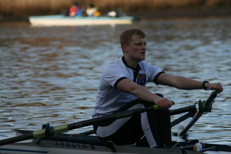 Jeremy Dover cruises to victory in Senior sculls